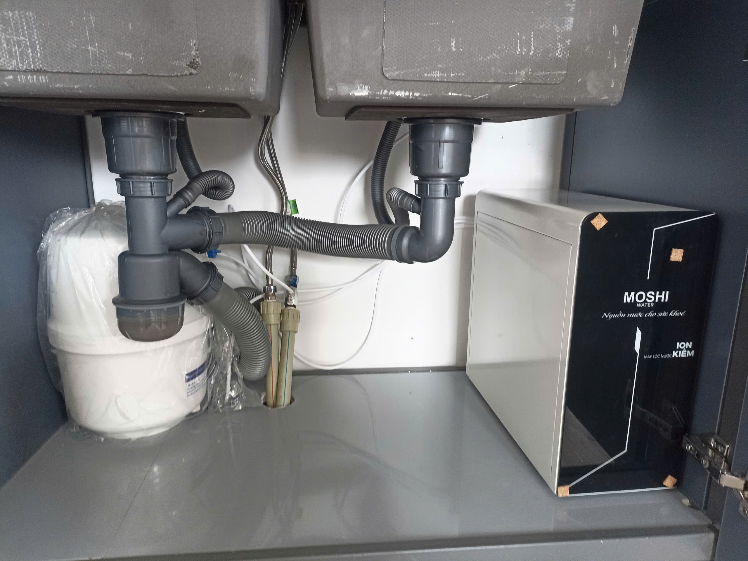 ĐỈNH CAO THẨM MỸ BẾP HIỆN ĐẠI: MÁY LỌC NƯỚC RO ĐỂ GẦM – GIẢI PHÁP TỐI ƯU KHÔNG GIAN VÀ BẢO VỆ TOÀN DIỆN