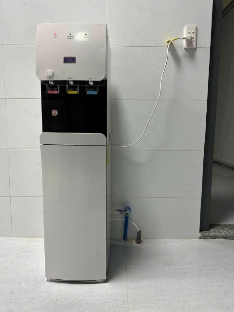 Cây bình nước nóng lạnh MOSHI WATER